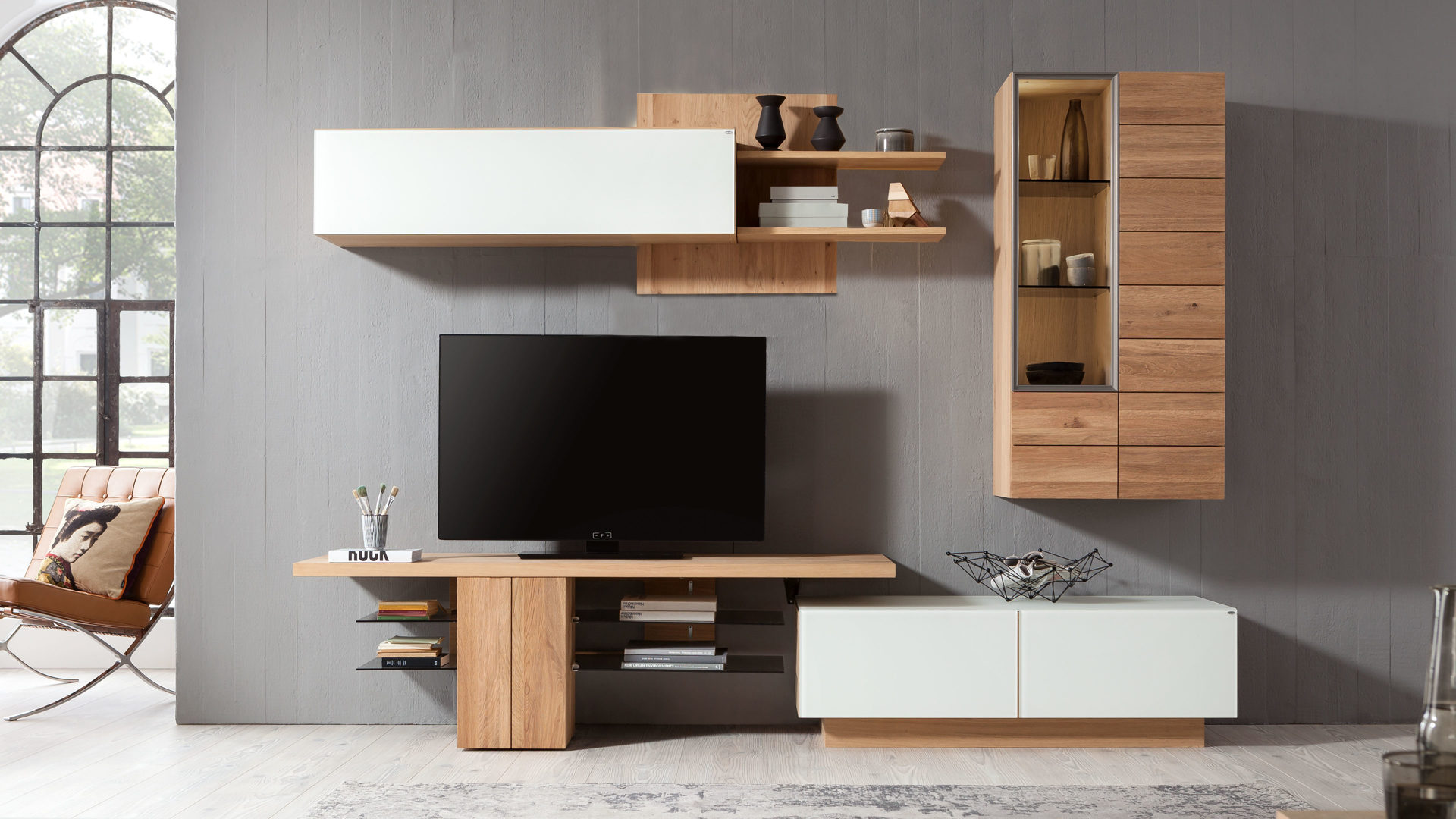 Hertel Mobel E K Gesees Voglauer V Montana Wohnkombination Voglauer Voglauer V Montana Wohnkombination Optiwhite Colorglas Wildeiche Funfteilig Ca 275 Cm